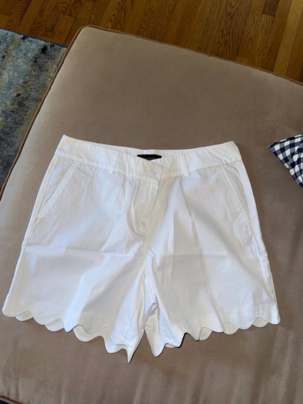 White Scallop-Hem Cotton Shorts